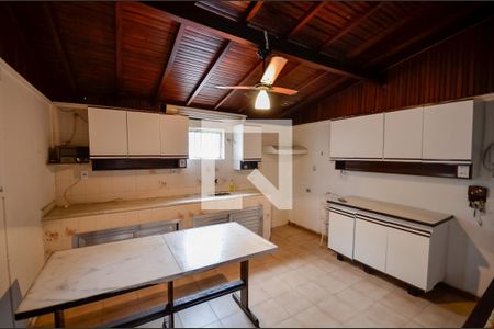 Casa à venda com 300m², 3 quartos e 1 vaga Casa à venda com 300m², 3 quartos e 1 vagaCozinha