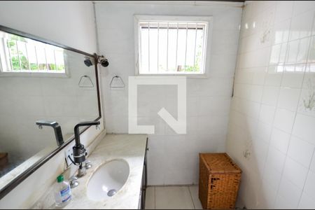 Casa à venda com 300m², 3 quartos e 1 vaga Casa à venda com 300m², 3 quartos e 1 vagaBanheiro Social