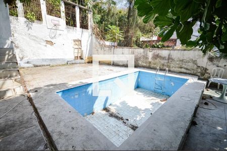 Casa à venda com 300m², 3 quartos e 1 vaga Casa à venda com 300m², 3 quartos e 1 vagaÁrea Externa