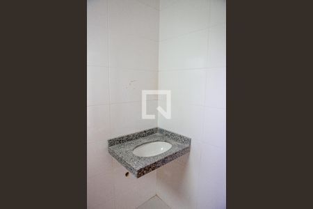 Banheiro de apartamento à venda com 2 quartos, 50m² em Vila Silvestre, Santo André
