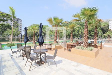 Apartamento à venda com 66m², 2 quartos e 2 vagas Apartamento à venda com 66m², 2 quartos e 2 vagasÁrea comum - Piscina