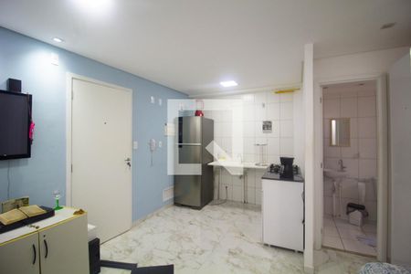 Sala/Cozinha de apartamento à venda com 1 quarto, 28m² em Vila Campanela, São Paulo