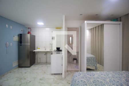 Sala/Cozinha de apartamento à venda com 1 quarto, 28m² em Vila Campanela, São Paulo