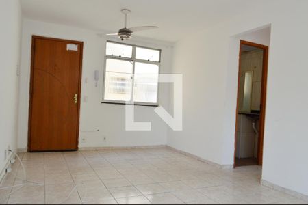 Sala de apartamento para alugar com 1 quarto, 48m² em Taquara, Rio de Janeiro