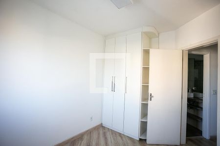 Quarto 1 de apartamento para alugar com 2 quartos, 52m² em Jardim Henriqueta, Taboão da Serra