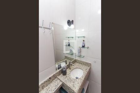 Banheiro de kitnet/studio para alugar com 1 quarto, 30m² em Vila Mazzei, São Paulo