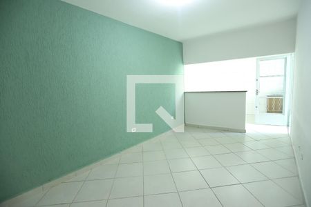 Sala de casa para alugar com 2 quartos, 70m² em Vila Amorim, Suzano