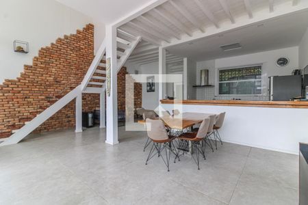 Casa de condomínio à venda com 178m², 3 quartos e 2 vagasSala