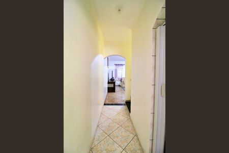 Corredor de casa à venda com 3 quartos, 240m² em Jardim Monte Libano, Santo André