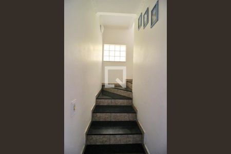 Escada de casa à venda com 3 quartos, 240m² em Jardim Monte Libano, Santo André