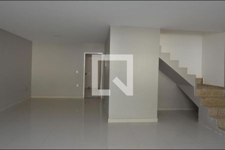 Casa de condomínio à venda com 160m², 4 quartos e 2 vagasSala