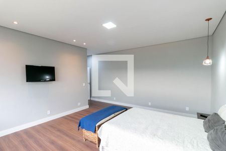 Casa de condomínio à venda com 810m², 4 quartos e 4 vagas Casa de condomínio à venda com 810m², 4 quartos e 4 vagasQuarto Suíte