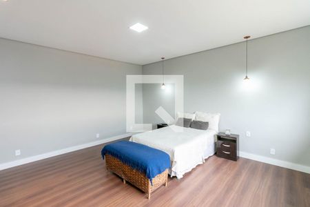 Casa de condomínio à venda com 810m², 4 quartos e 4 vagas Casa de condomínio à venda com 810m², 4 quartos e 4 vagasQuarto Suíte