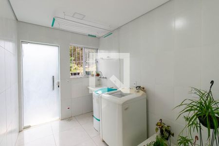 Casa de condomínio à venda com 810m², 4 quartos e 4 vagas Casa de condomínio à venda com 810m², 4 quartos e 4 vagasÁrea de Serviço