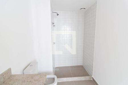 Banheiro de kitnet/studio para alugar com 1 quarto, 30m² em Centro, Rio de Janeiro