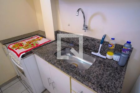 Cozinha de apartamento para alugar com 1 quarto, 40m² em Estoril, Belo Horizonte