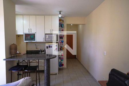 Sala  de apartamento para alugar com 1 quarto, 40m² em Estoril, Belo Horizonte