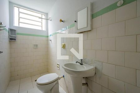 Banheiro de apartamento para alugar com 1 quarto, 50m² em Azenha, Porto Alegre