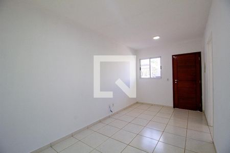 Sala de casa de condomínio para alugar com 2 quartos, 47m² em Jardim Simus, Sorocaba