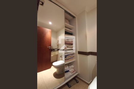 Detalhe do Lavabo de apartamento à venda com 4 quartos, 221m² em Cambuí, Campinas
