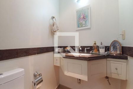 Lavabo  de apartamento à venda com 4 quartos, 221m² em Cambuí, Campinas