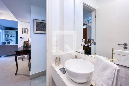 Lavabo de casa à venda com 3 quartos, 230m² em Moema, São Paulo