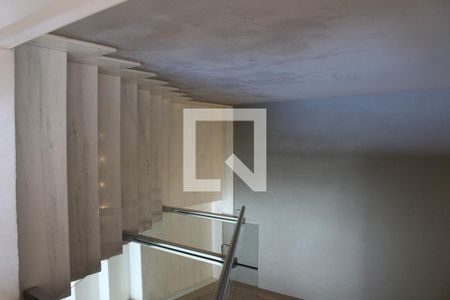 Escada de casa à venda com 4 quartos, 360m² em Residencial Sul, Nova Lima