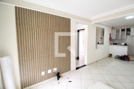 Sala de apartamento para alugar com 2 quartos, 68m² em Santa Mônica, Uberlândia