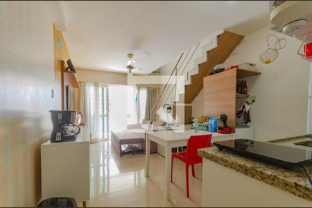 Sala de apartamento para alugar com 1 quarto, 72m² em Armação, Salvador