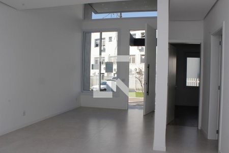 Sala de casa de condomínio à venda com 3 quartos, 144m² em Hípica, Porto Alegre