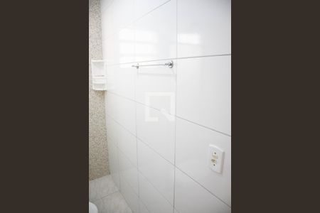 Banheiro de casa de condomínio para alugar com 1 quarto, 35m² em Vila Taquari, São Paulo