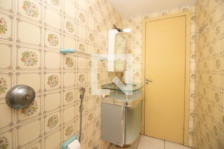 Banheiro de apartamento à venda com 1 quarto, 62m² em Vl Ipiranga, Porto Alegre