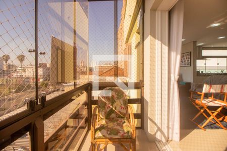Varanda da Sala de apartamento à venda com 3 quartos, 213m² em Jardim Lindóia, Porto Alegre