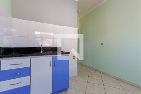 Cozinha de apartamento para alugar com 1 quarto, 25m² em Vila Paiva, São Paulo