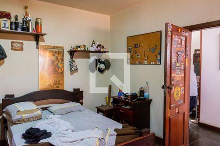 Quarto 2 de casa à venda com 8 quartos, 500m² em Santo Antônio, Belo Horizonte