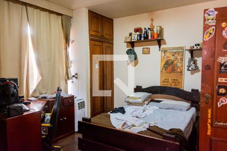 Quarto 2 de casa à venda com 8 quartos, 500m² em Santo Antônio, Belo Horizonte