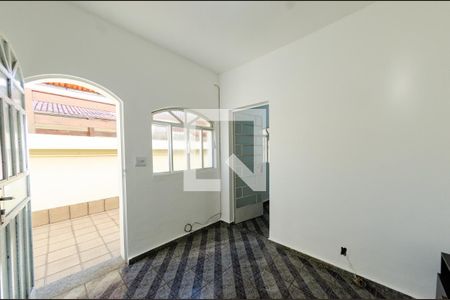 Sala de casa para alugar com 1 quarto, 38m² em Dom Cabral, Belo Horizonte