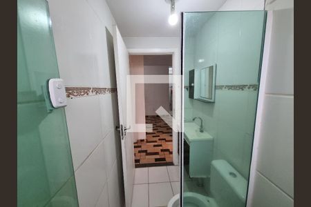 Banheiro de apartamento para alugar com 2 quartos, 44m² em Piedade, Rio de Janeiro