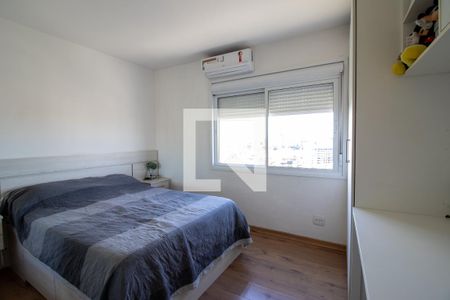 Suíte de apartamento à venda com 2 quartos, 70m² em Passo D’areia, Porto Alegre