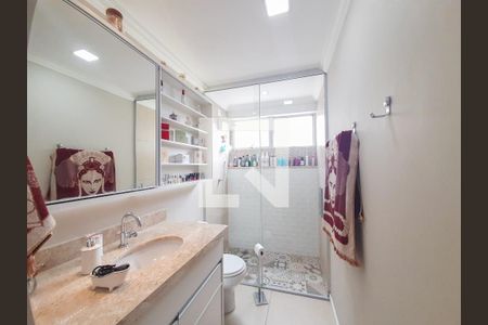 Apartamento à venda com 101m², 3 quartos e 3 vagas Apartamento à venda com 101m², 3 quartos e 3 vagasBanheiro da Suíte