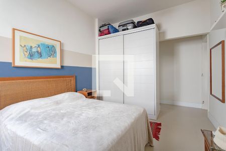 Quarto 1 de apartamento à venda com 3 quartos, 90m² em Cosme Velho, Rio de Janeiro