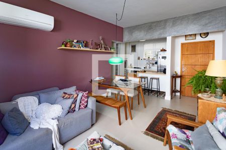 Sala de apartamento à venda com 3 quartos, 90m² em Cosme Velho, Rio de Janeiro