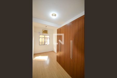 Quarto 1 de casa para alugar com 2 quartos, 100m² em Jardim Iguaçu, Nova Iguaçu