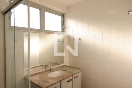 Banheiro de kitnet/studio para alugar com 1 quarto, 36m² em Centro, Ribeirão Preto