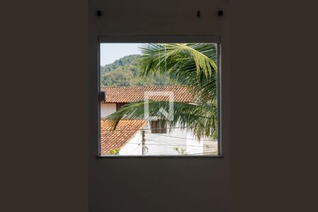 Vista de casa à venda com 3 quartos, 120m² em Serra Grande, Niterói