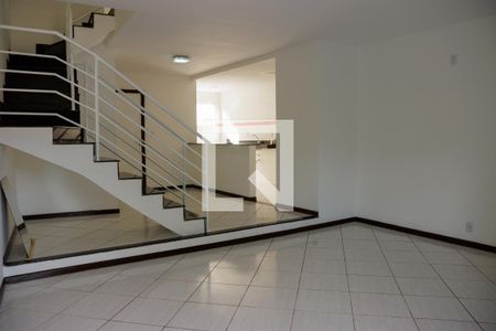 Sala de casa à venda com 3 quartos, 120m² em Serra Grande, Niterói