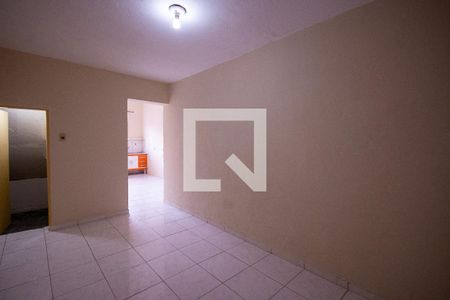 Quarto de casa para alugar com 1 quarto, 42m² em Jardim Botucatu, São Paulo