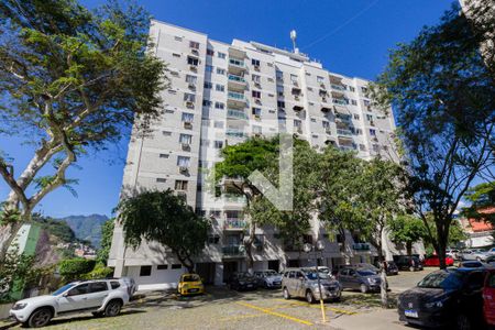 Apartamento para alugar com 55m², 2 quartos e 1 vaga Apartamento para alugar com 55m², 2 quartos e 1 vagaFachada