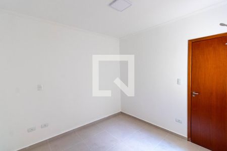 Quarto Suíte 1 de casa de condomínio para alugar com 2 quartos, 80m² em Vila Esperança, São Paulo