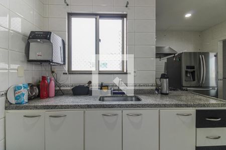 Apartamento à venda com 250m², 3 quartos e 2 vagas Apartamento à venda com 250m², 3 quartos e 2 vagasCozinha